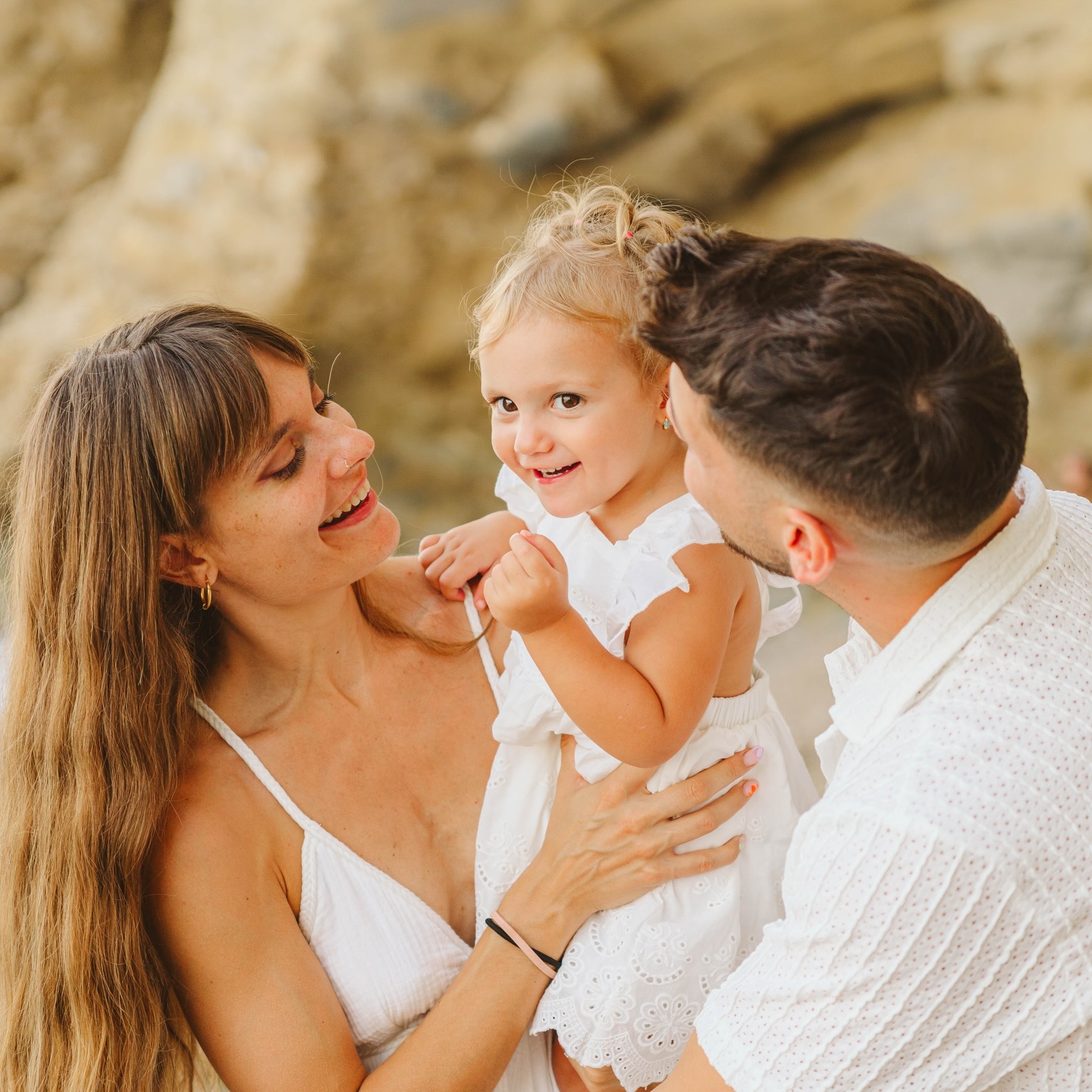 Sandra, Josue y su hija